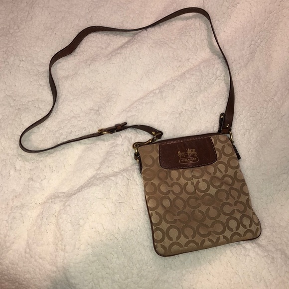 Authentic Coach crossbody bag 💫 - Picture 1 of 8